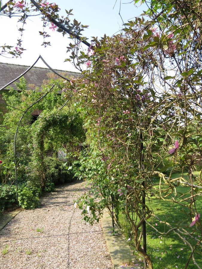 Rock Farm Bed & Breakfast Tarporley Exterior photo